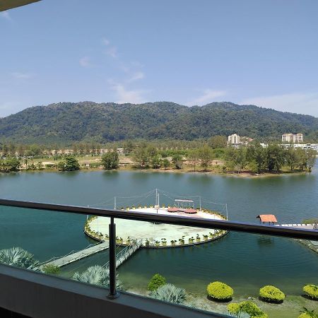Marina Island Couple Home Stay Лумут Экстерьер фото